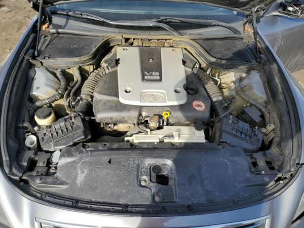 2015 INFINITI Q60