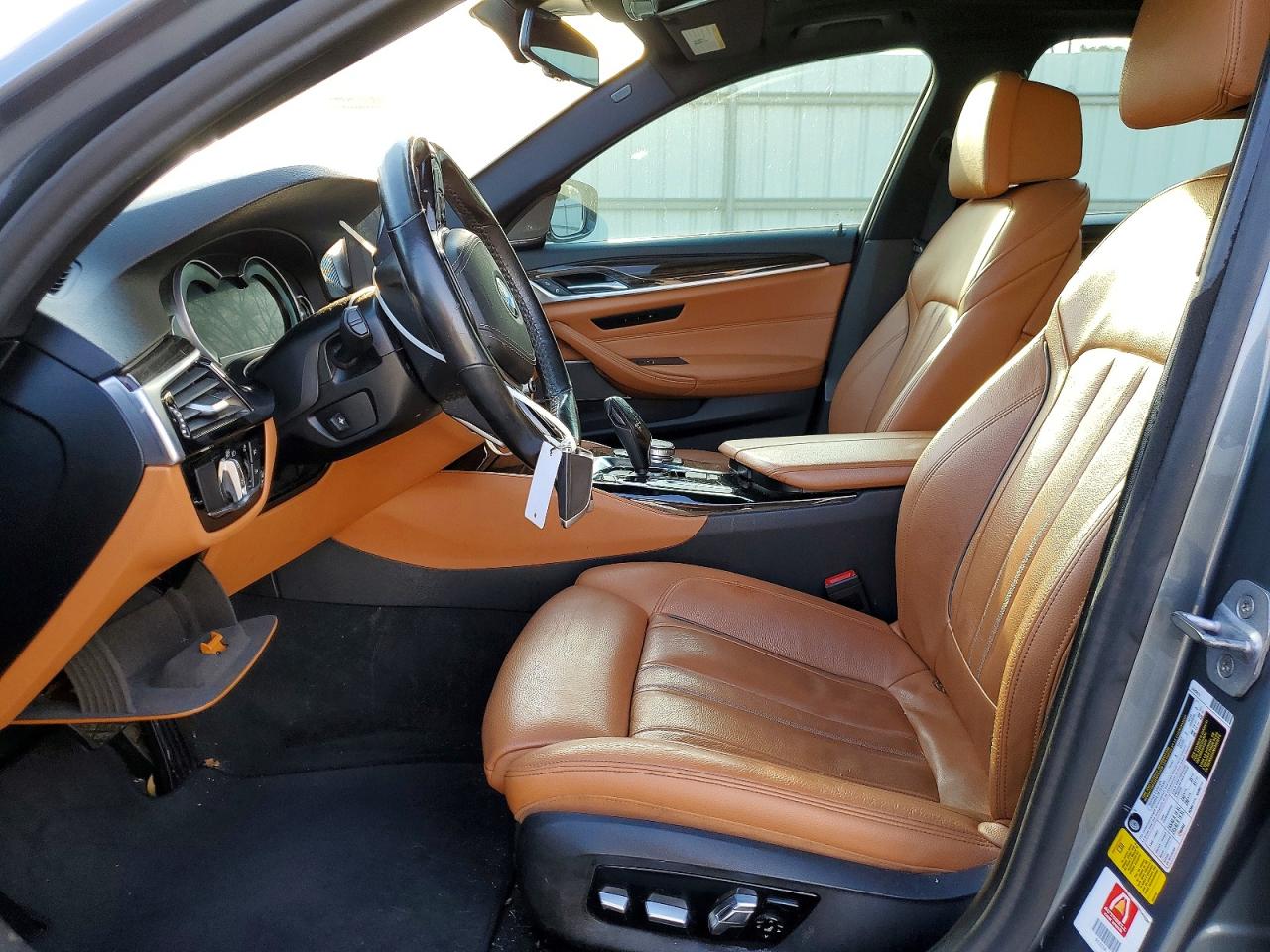 2019 BMW 530
