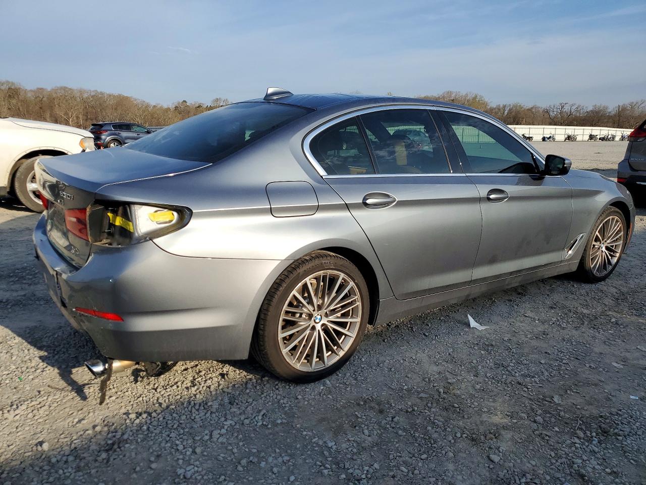 2019 BMW 530