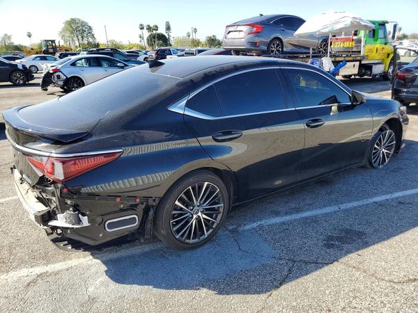2023 LEXUS ES 300H