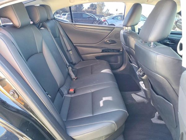 2023 LEXUS ES 300H