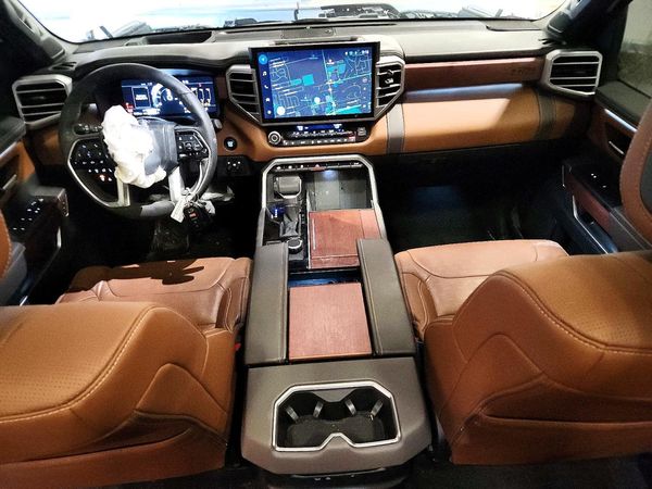 2025 TOYOTA TUNDRA