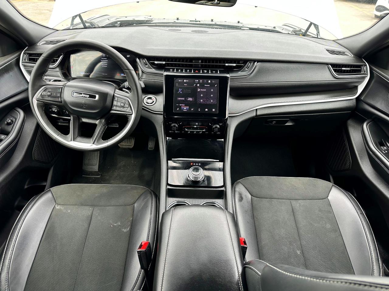 2025 JEEP GRAND CHEROKEE Laredo, Altitude