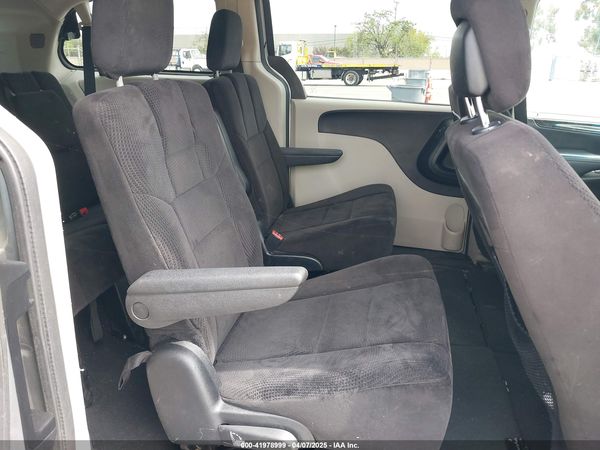 2014 DODGE GRAND CARAVAN SXT — I8