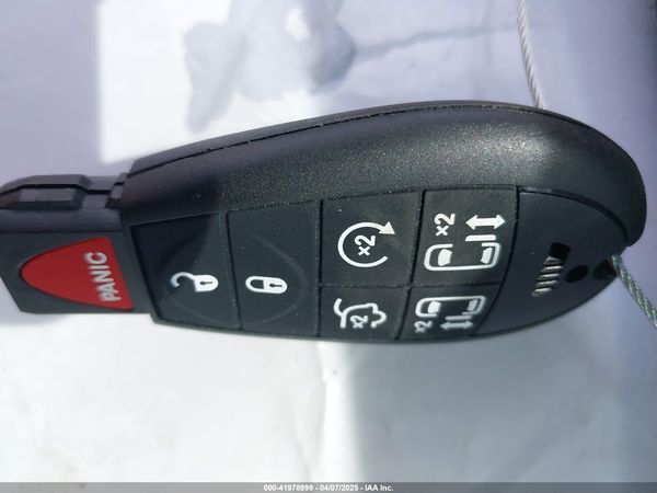 2014 DODGE GRAND CARAVAN SXT — I11