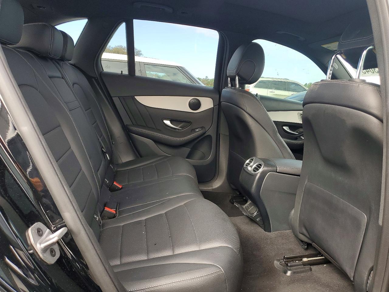 2022 MERCEDES-BENZ GLC