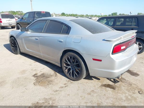 2012 DODGE CHARGER SE