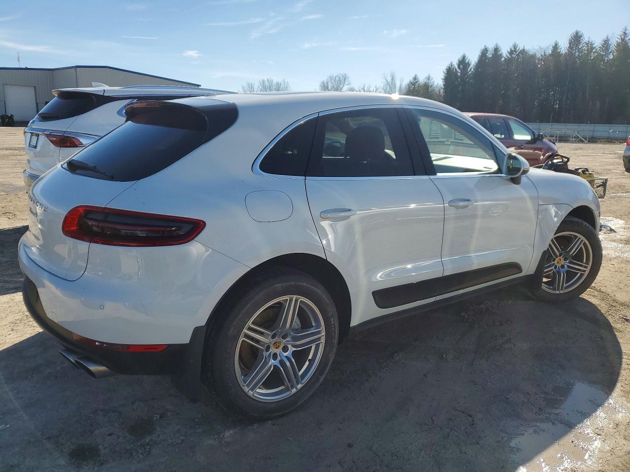 2017 PORSCHE MACAN