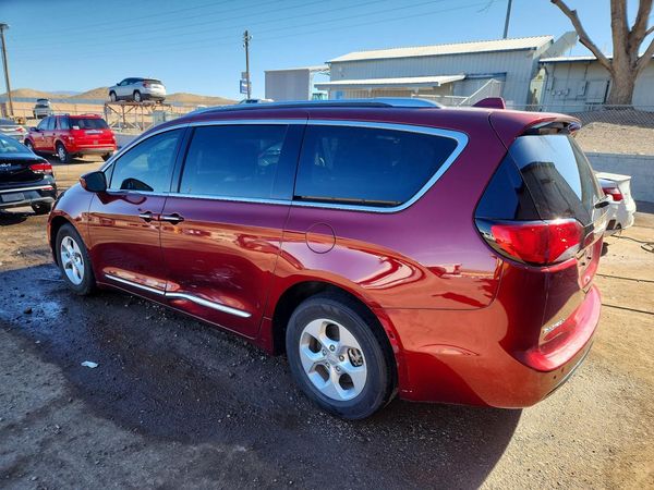 2017 CHRYSLER PACIFICA