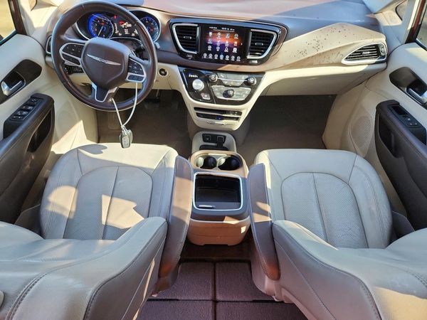 2017 CHRYSLER PACIFICA