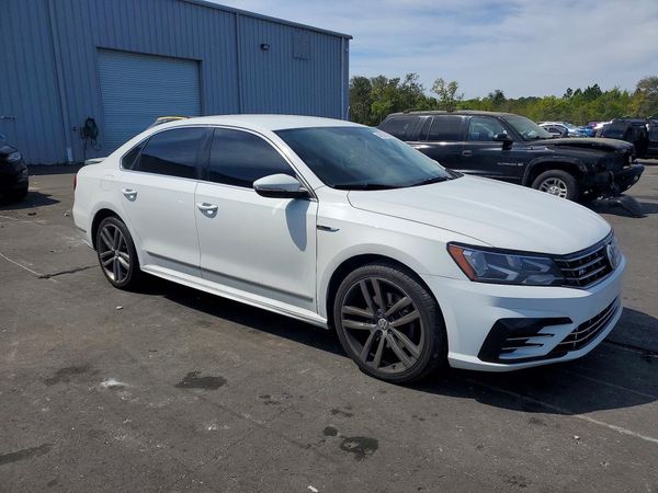 2017 VOLKSWAGEN PASSAT R-Line