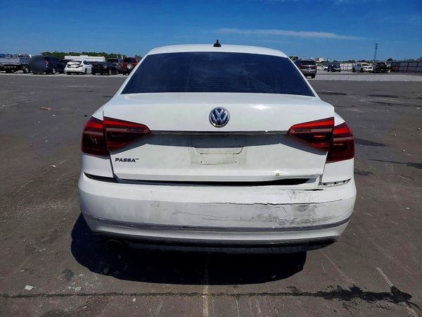 2017 VOLKSWAGEN PASSAT R-Line