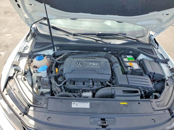 2017 VOLKSWAGEN PASSAT R-Line