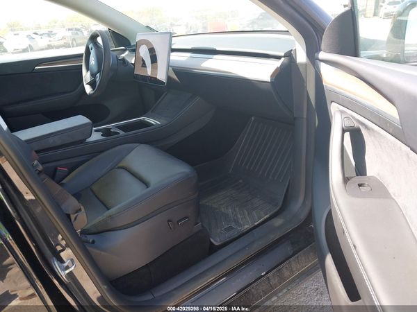 2024 TESLA MODEL Y RWD