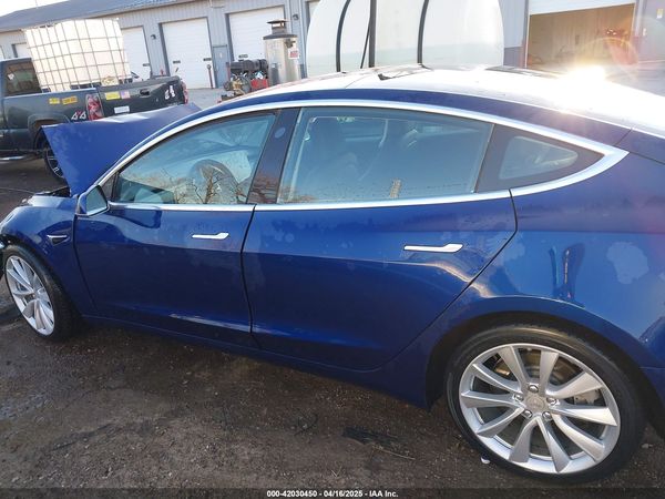 2018 TESLA MODEL 3 LONG RANGE/PERFORMANCE