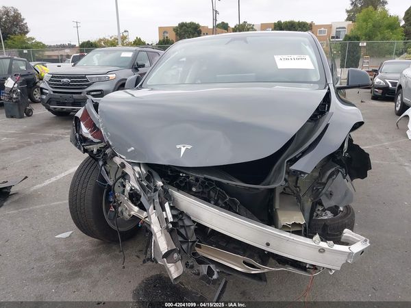 2024 TESLA MODEL Y RWD