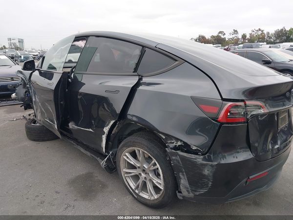 2024 TESLA MODEL Y RWD