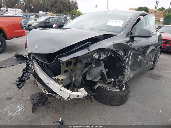 2024 TESLA MODEL Y RWD