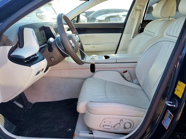 2023 GENESIS G90