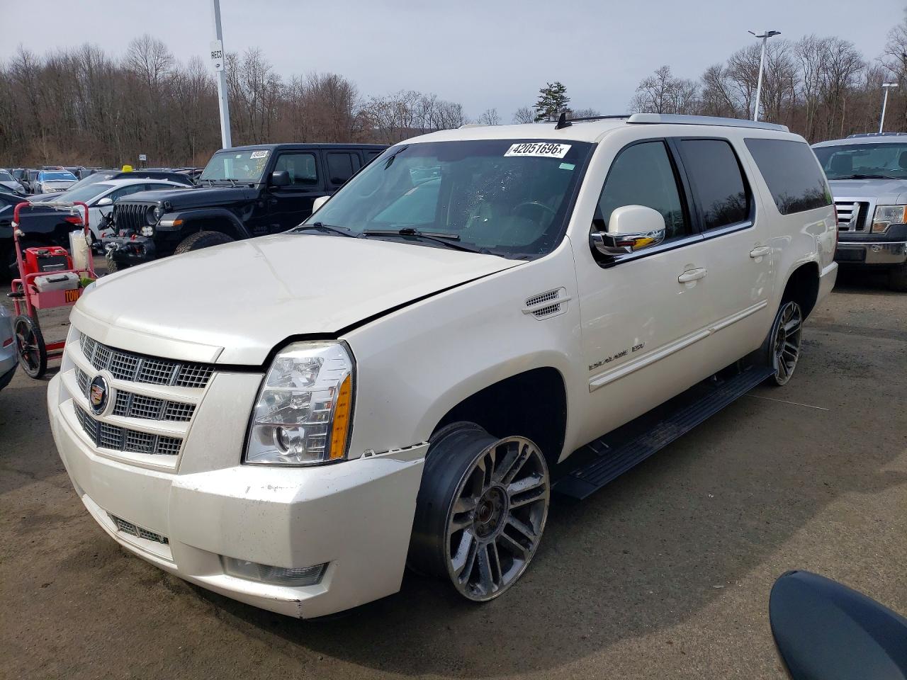 2013 CADILLAC ESCALADE ESV Premium