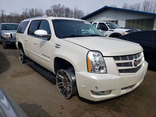 2013 CADILLAC ESCALADE ESV Premium