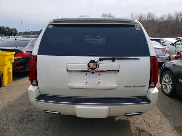 2013 CADILLAC ESCALADE ESV Premium