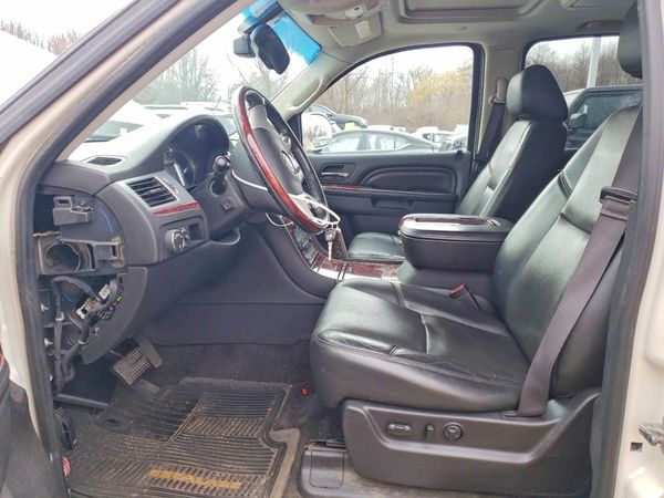 2013 CADILLAC ESCALADE ESV Premium