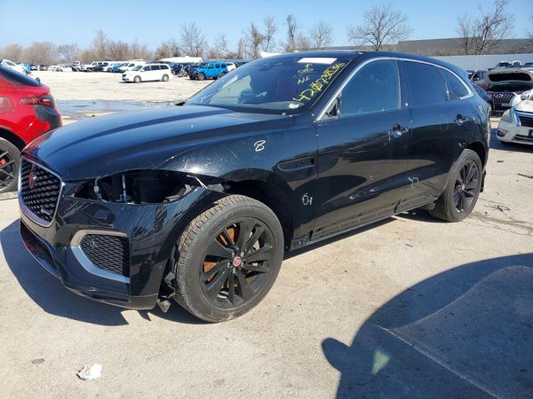 2021 JAGUAR F-PACE P400 R-Dynamic S — Front 3/4