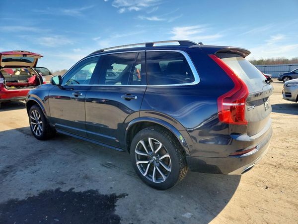 2017 VOLVO XC90 Momentum