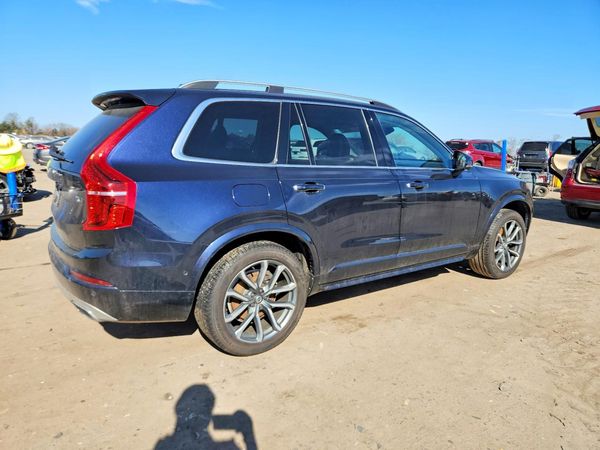 2017 VOLVO XC90 Momentum