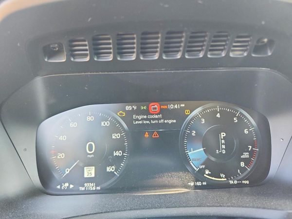 2017 VOLVO XC90 Momentum