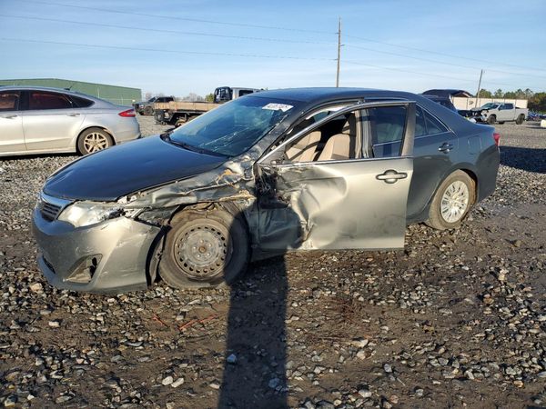 2014 TOYOTA CAMRY