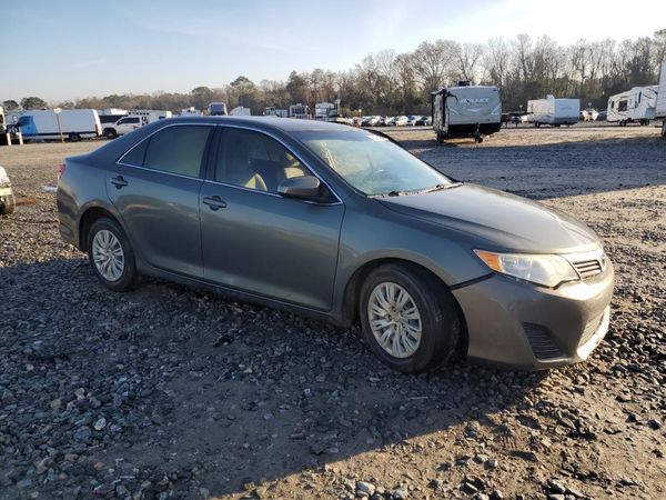 2014 TOYOTA CAMRY