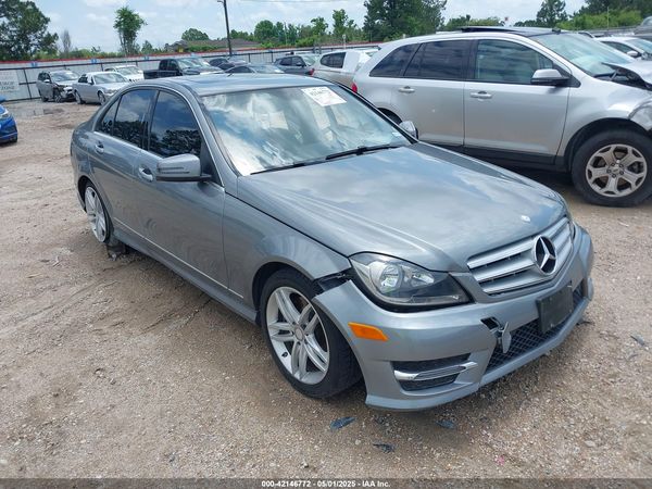 2013 MERCEDES-BENZ C 300