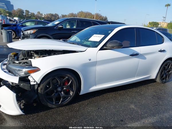 2022 ALFA ROMEO GIULIA TI RWD