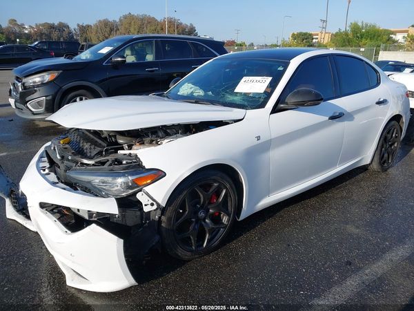 2022 ALFA ROMEO GIULIA TI RWD
