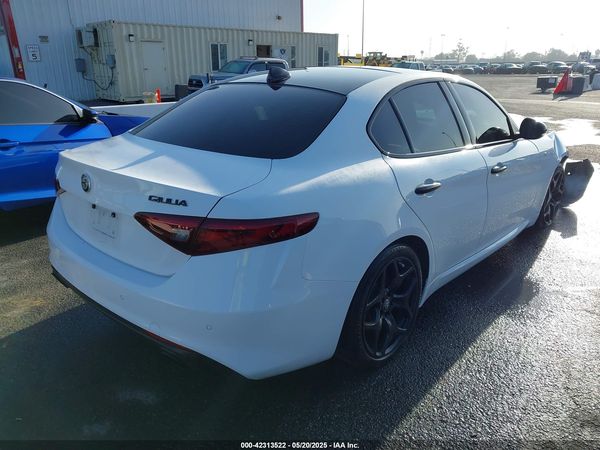 2022 ALFA ROMEO GIULIA TI RWD