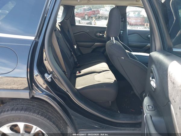 2019 JEEP CHEROKEE LATITUDE FWD