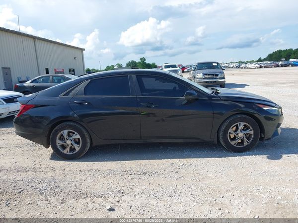 2022 HYUNDAI ELANTRA SE