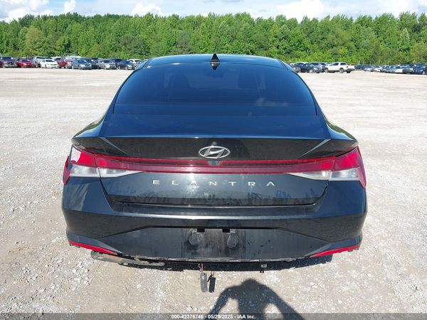 2022 HYUNDAI ELANTRA SE