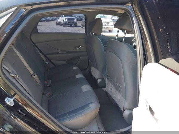 2022 HYUNDAI ELANTRA SE