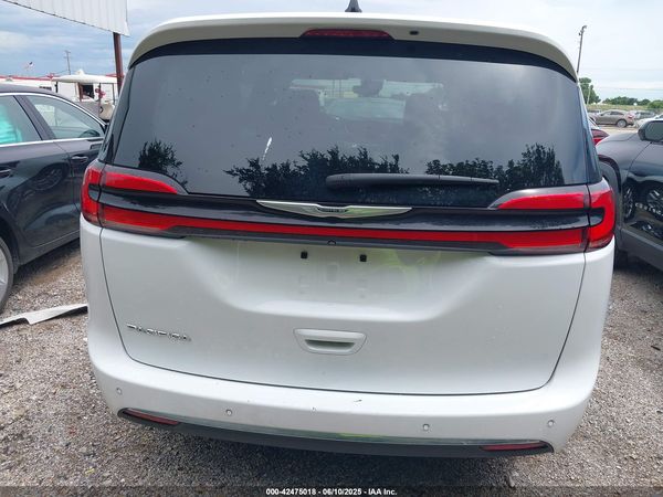 2024 CHRYSLER PACIFICA TOURING L — I119