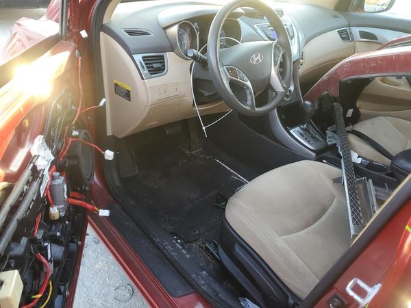 2012 HYUNDAI ELANTRA GLS(Middle grade)