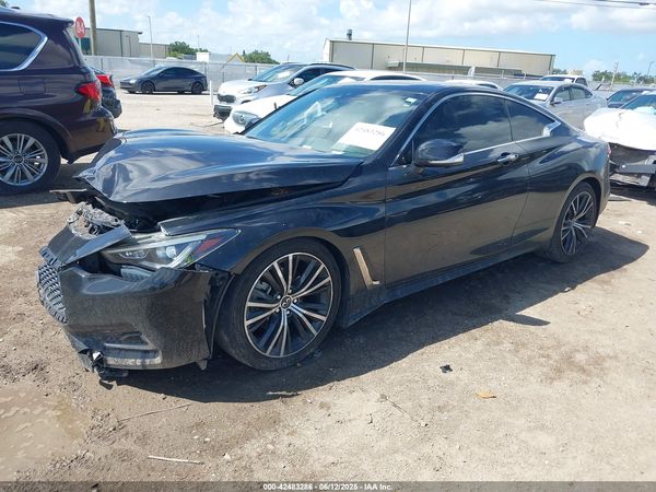2021 INFINITI Q60 LUXE