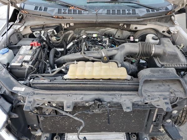 2019 FORD F150 — Engine bay