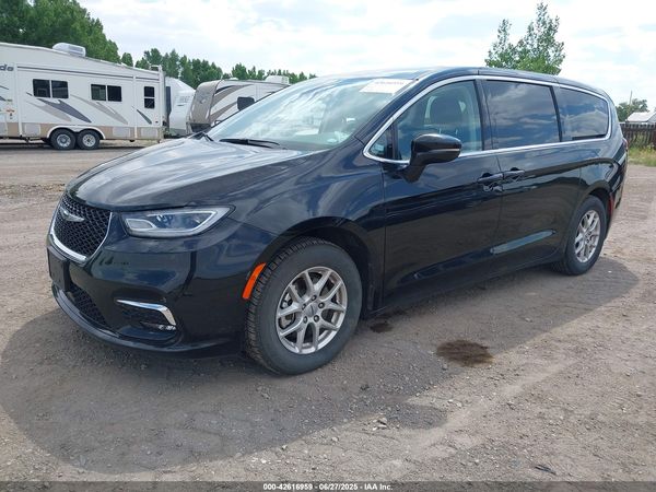 2024 CHRYSLER PACIFICA TOURING L — I2