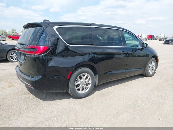 2024 CHRYSLER PACIFICA TOURING L — I4