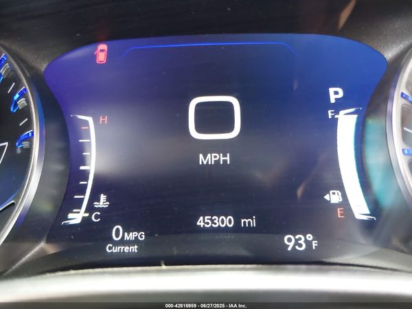 2024 CHRYSLER PACIFICA TOURING L — I7