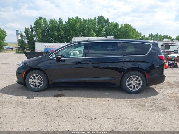 2024 CHRYSLER PACIFICA TOURING L — I117