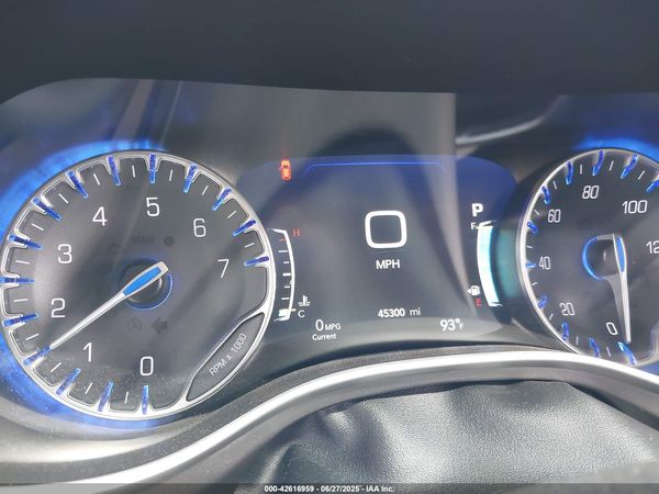 2024 CHRYSLER PACIFICA TOURING L — I118